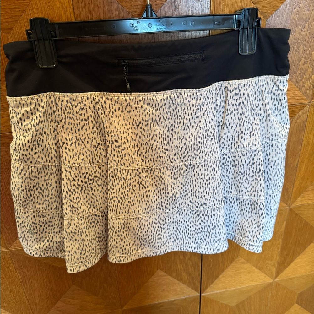 Lululemon tennis skirt - Picture 2 of 4